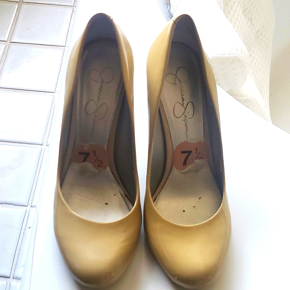 Jessica Simpson Tan Pumps